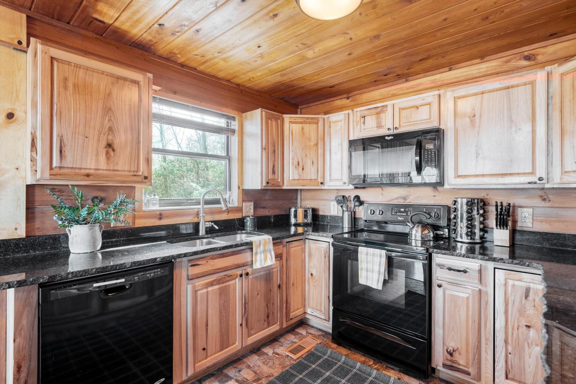 Fontana By Avantstay Gorgeous Mountain Cabin W Views Hot Tub Game Room Gatlinburg Exterior foto